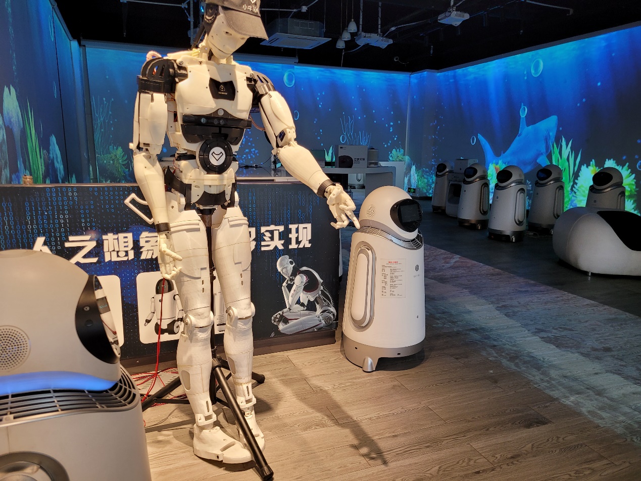 科技賦能中醫 全球首款便攜式艾灸機器人引領智能健康新風尚